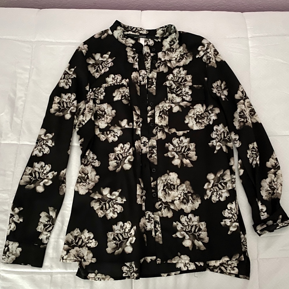 Black and white/cream floral blouse